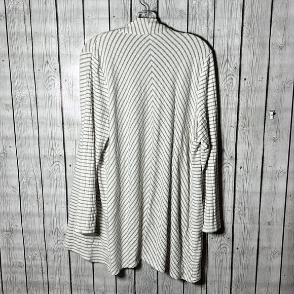 CHICO'S ZENERGY GRAY WHITE STRIPE CARDIGAN STRETCH size 2 (large 12/14) - Picture 10 of 12